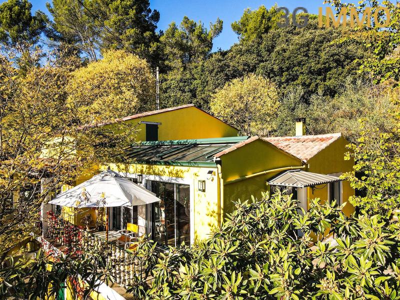 Villa - 267 m² - 10 pièces