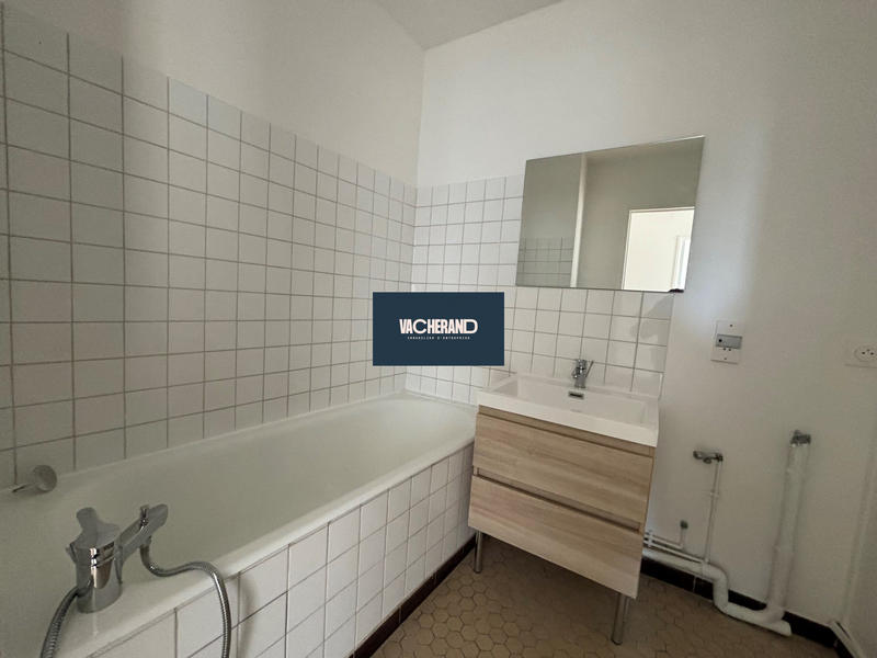 Appartement - 75 m² - 3 pièces