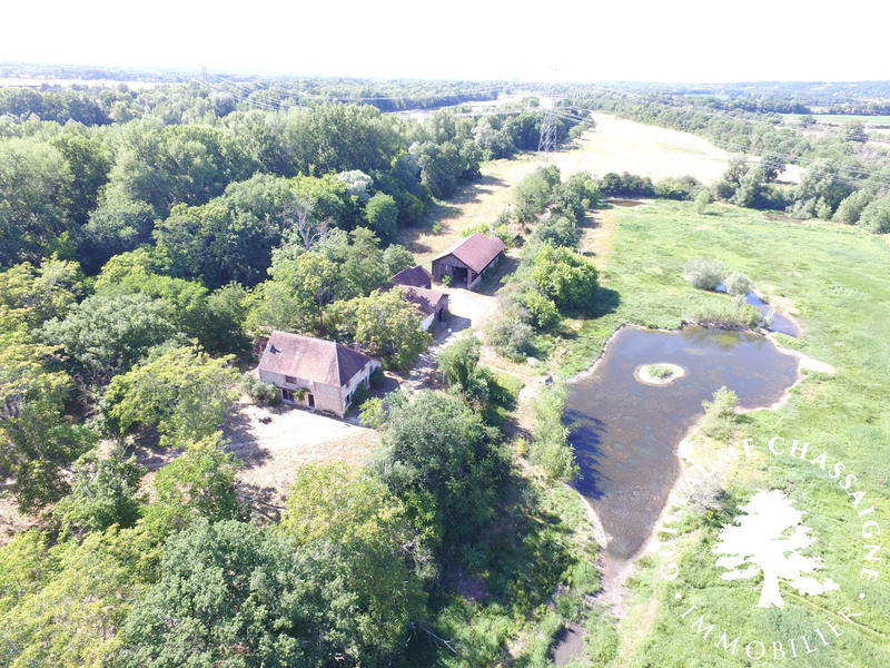 Maison traditionnelle - 254 m² - 8 pièces