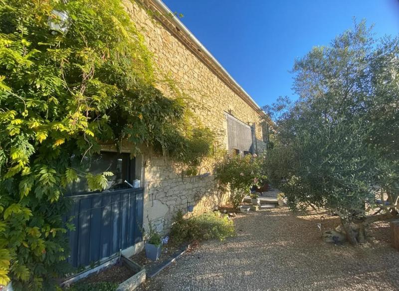 Maison en pierre - 350 m² - 8 pièces