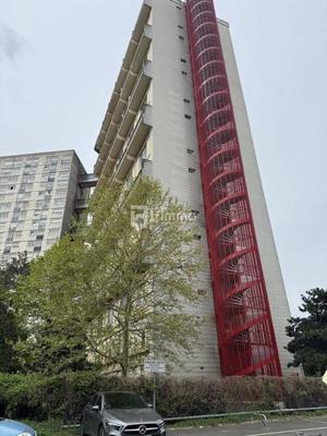 Appartement - 90 m² - 4 pièces