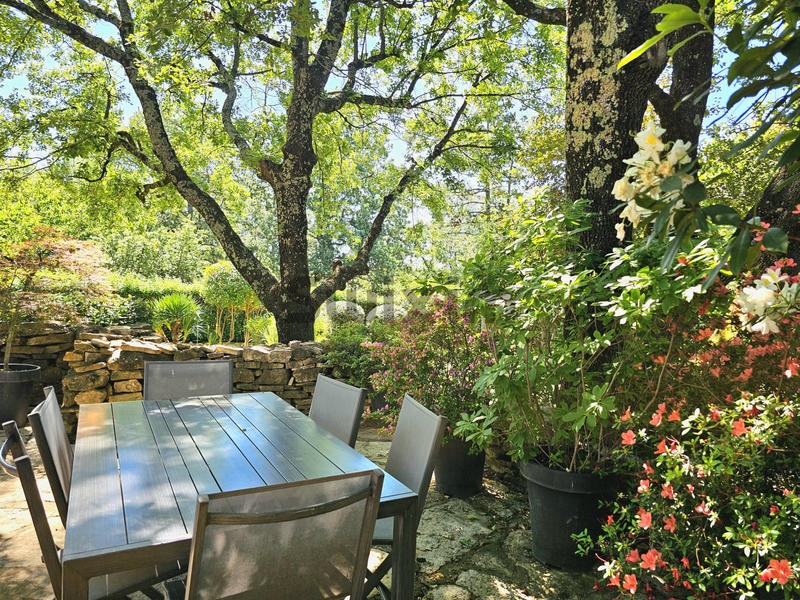 Maison - 205 m² - 6 pièces