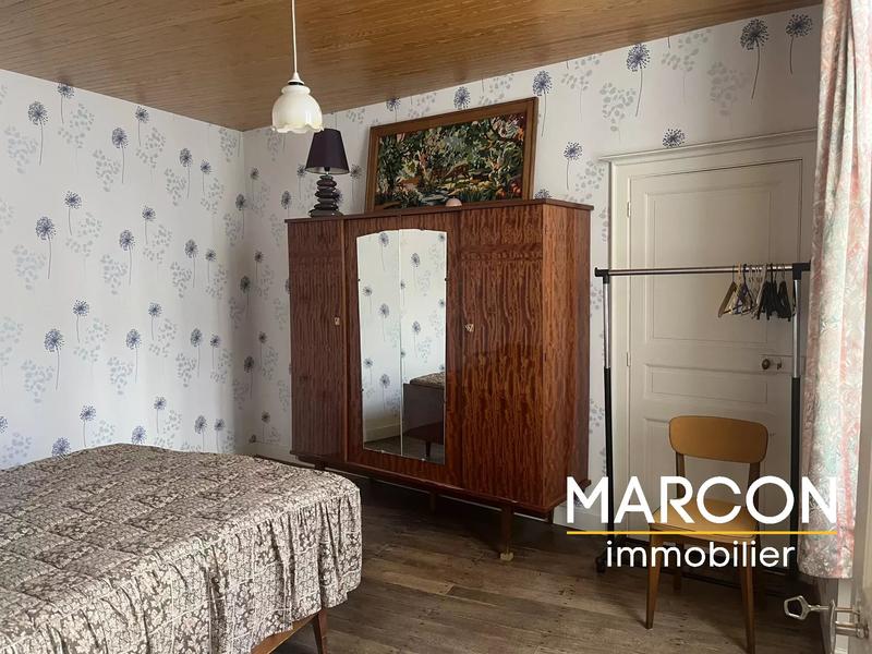 Maison - 230 m² - 10 pièces