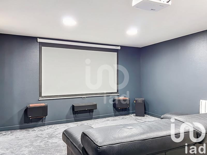 Maison - 380 m² - 8 pièces