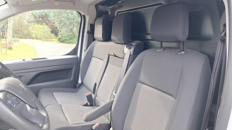 Peugeot Expert Fourgon m 2.0 BlueHDi 145 Eat8 Pack Premium Connect - 3 places Automatique