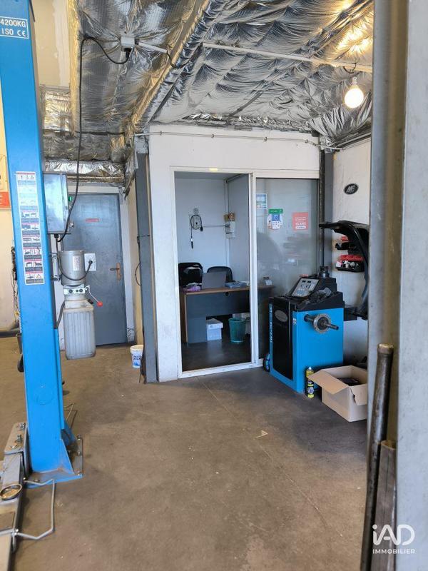 Local commercial - 215 m²