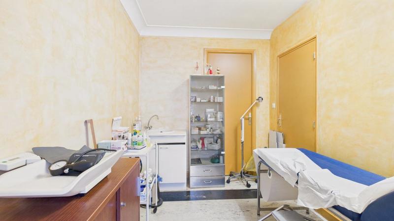 Local d'activité / Entrepôt - 105 m² - 7 pièces