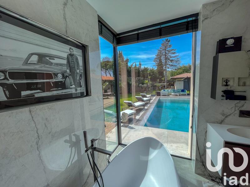 Maison - 300 m² - 5 pièces