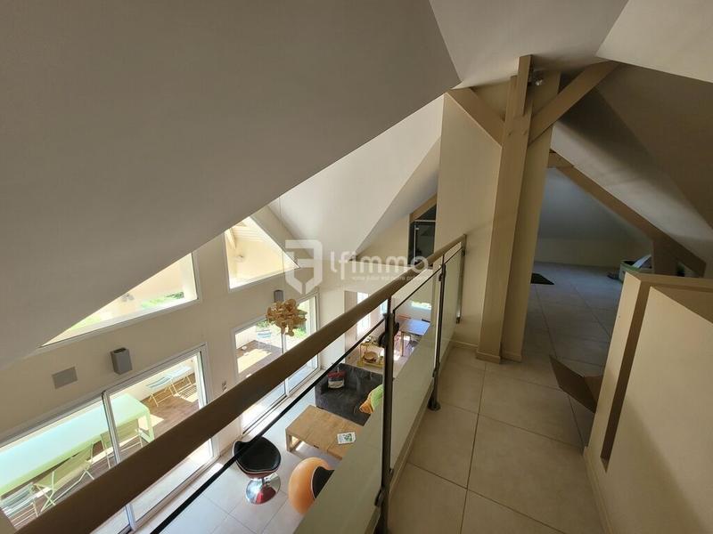 Maison - 147 m² - 8 pièces