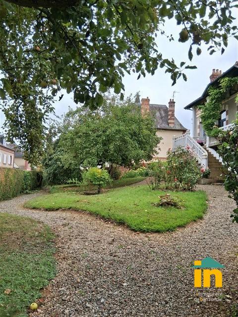 Demeure - 160 m² - 7 pièces