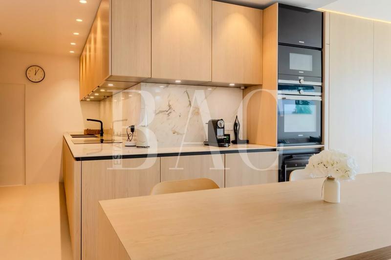 Appartement - 105 m² - 4 pièces