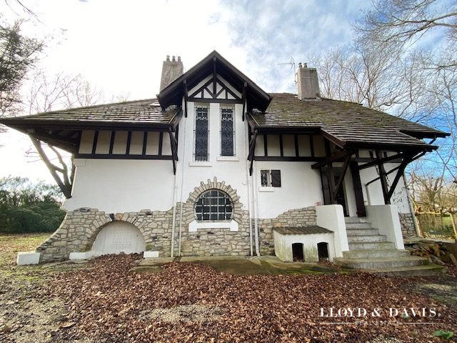 Maison - 200 m² - 7 pièces