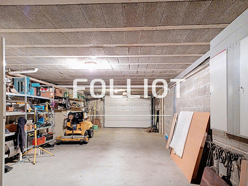 Maison - 235 m² - 7 pièces