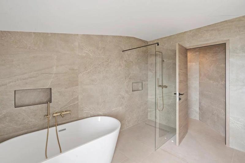 Maison - 307 m² - 7 pièces