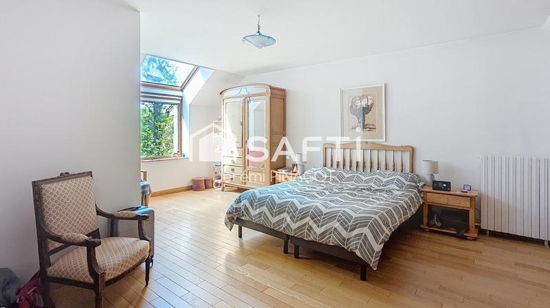 Maison - 200 m² - 5 pièces