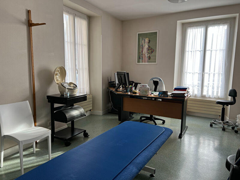 Maison - 221 m² - 6 pièces