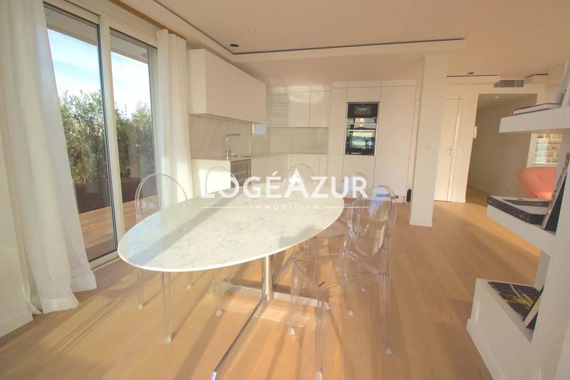 Appartement - 90 m² - 4 pièces