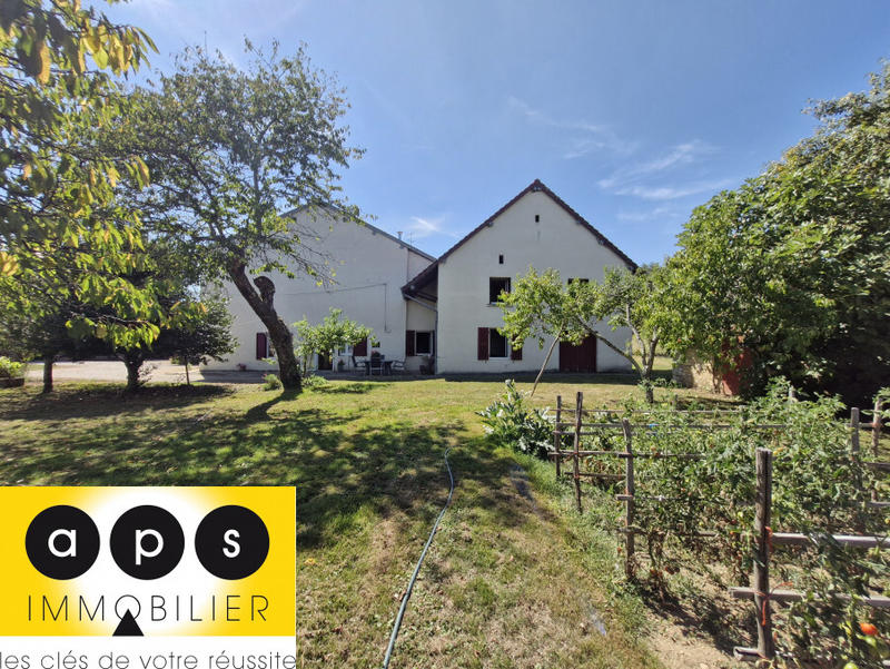 Maison - 210 m² - 8 pièces