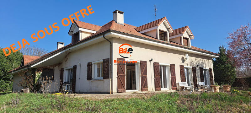 Maison - 235 m² - 8 pièces