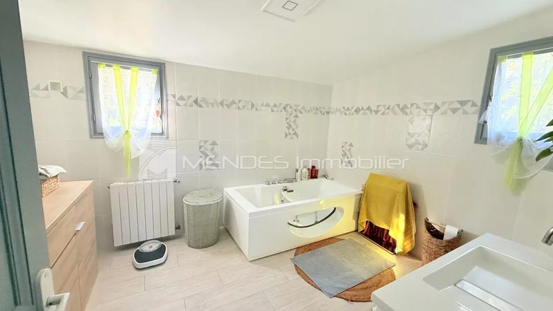 Maison - 151 m² - 4 pièces