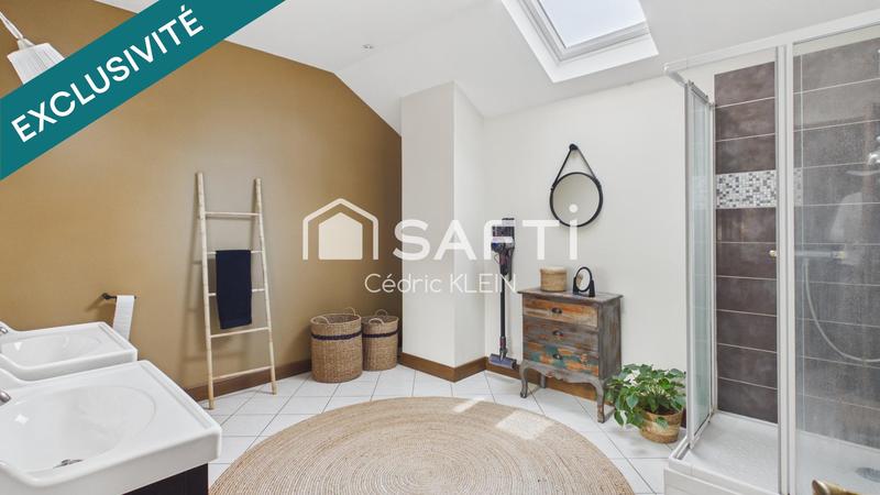 Maison - 236 m² - 7 pièces