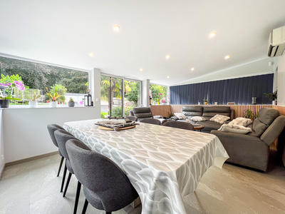 Maison - 215 m² - 8 pièces