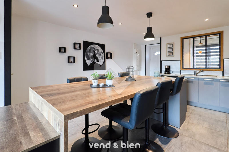 Appartement - 105 m² - 4 pièces