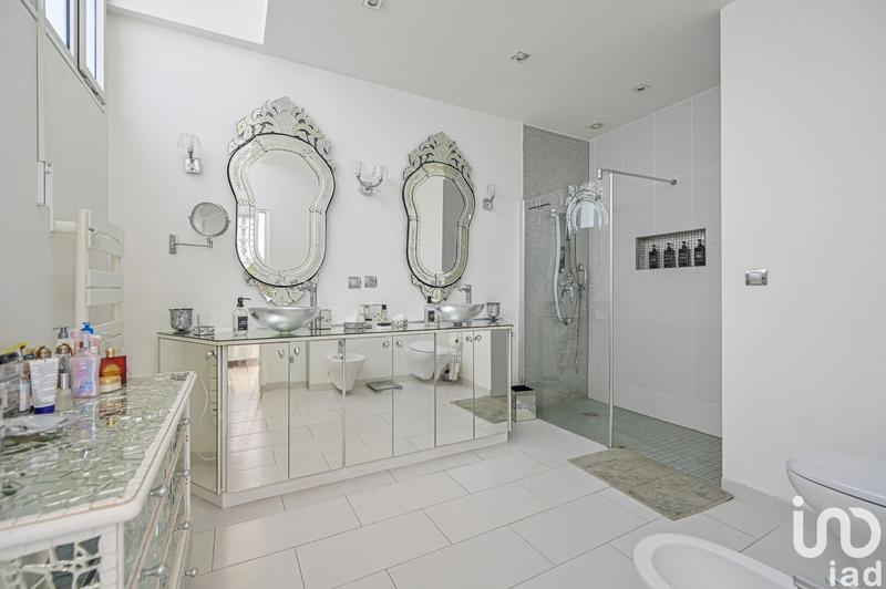 Maison - 421 m² - 5 pièces