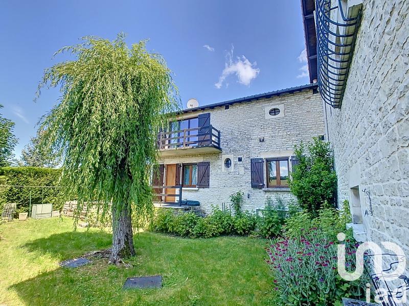 Maison - 357 m² - 2 pièces