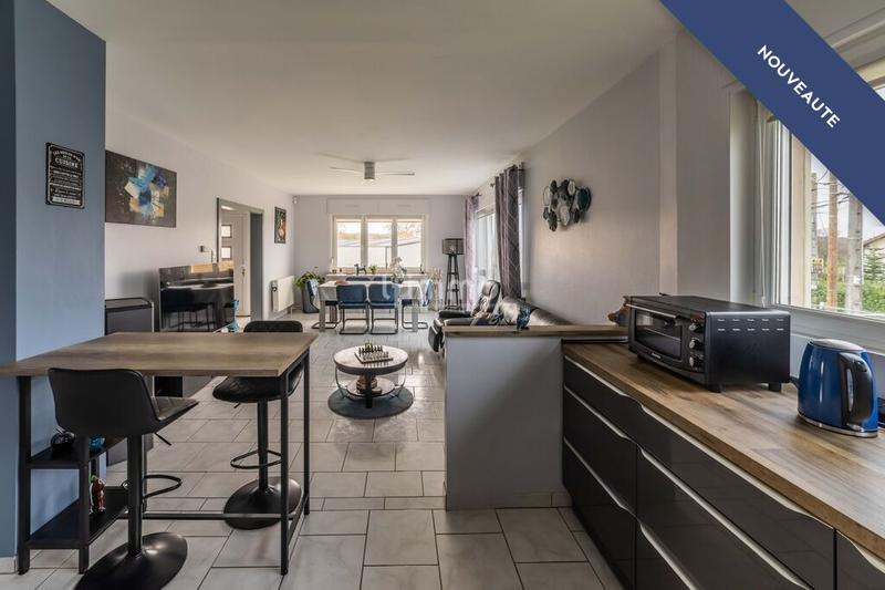 Maison - 99 m² - 5 pièces