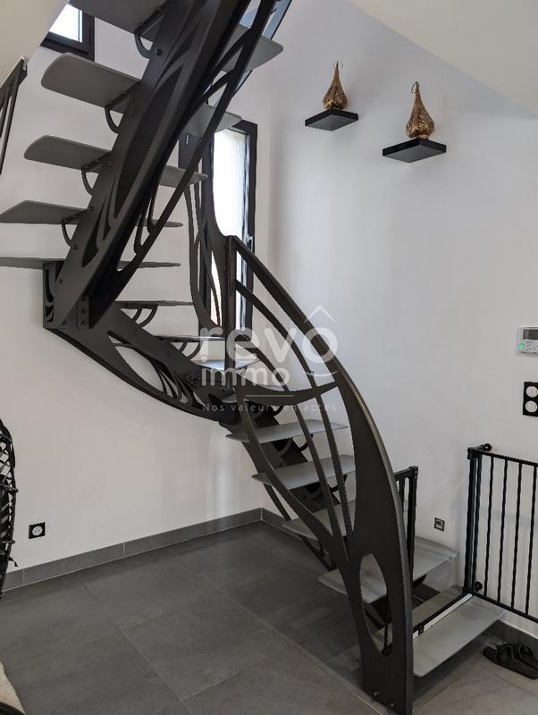 Maison - 152 m² - 7 pièces