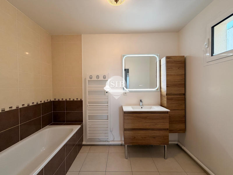 Appartement - 65 m² - 3 pièces