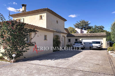 Maison - 200 m² - 5 pièces