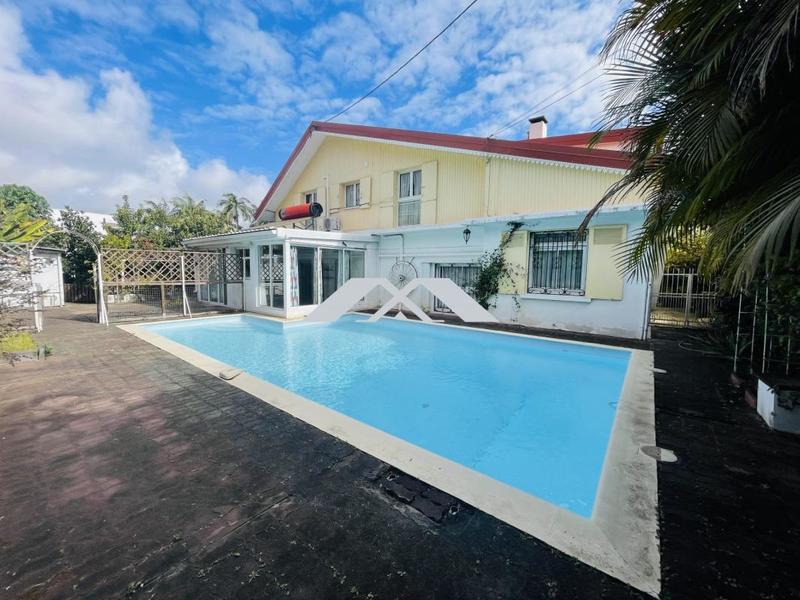 Villa - 254 m² - 7 pièces