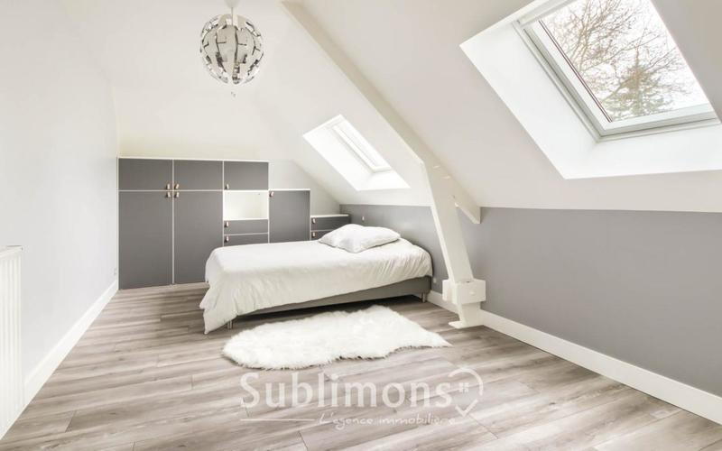 Maison - 250 m² - 8 pièces