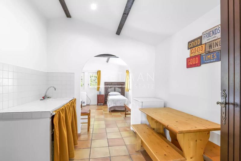 Villa - 208 m² - 6 pièces