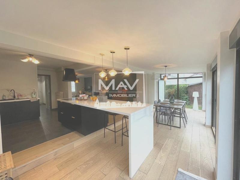 Maison - 121 m² - 5 pièces