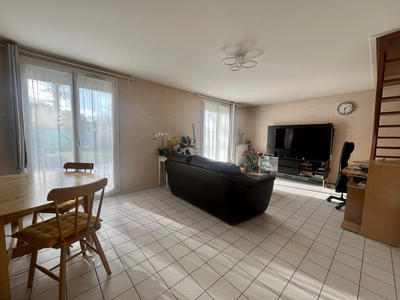 Maison - 96 m² - 6 pièces