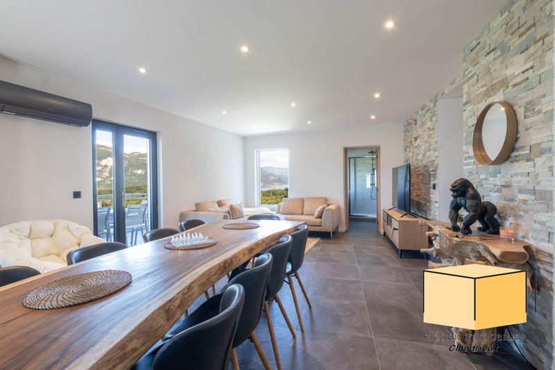 Maison - 125 m² - 6 pièces