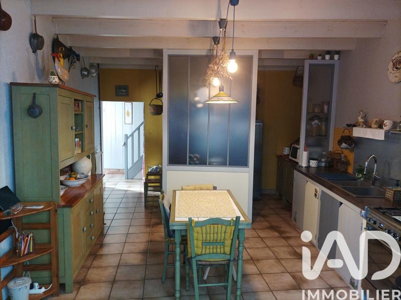 Maison - 220 m² - 8 pièces