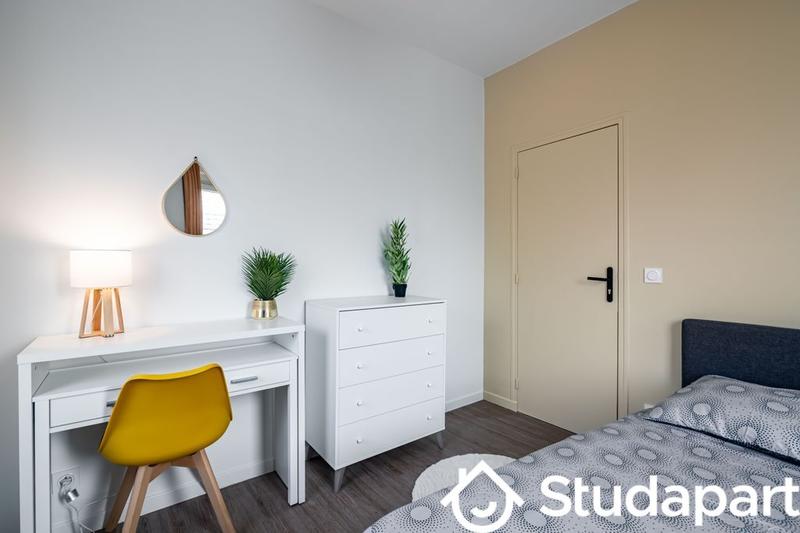 Chambre - 192 m² - 1 pièce