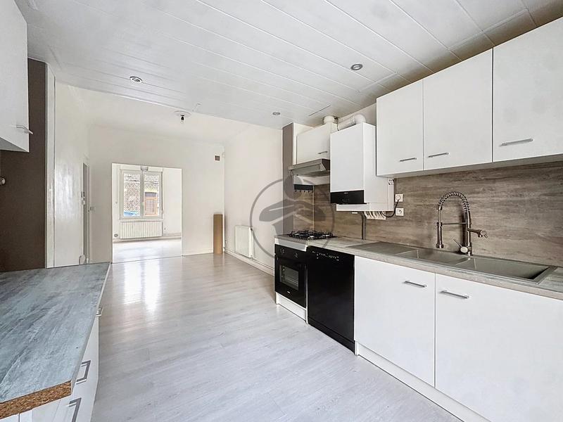 Maison - 96 m² - 5 pièces