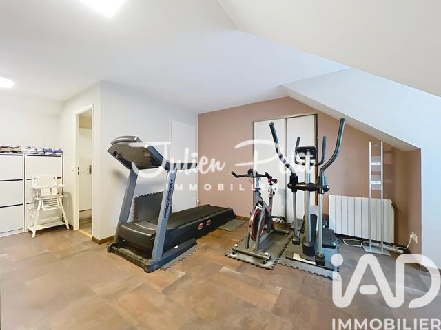 Maison - 170 m² - 8 pièces