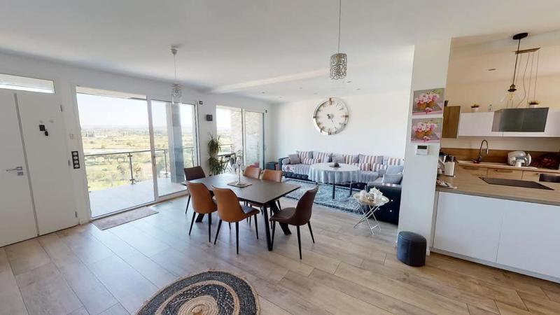 Maison - 265 m² - 7 pièces