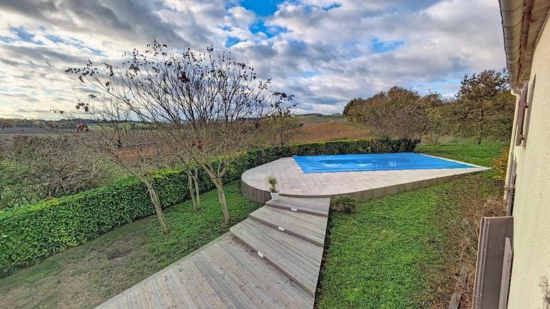 Maison - 168 m² - 7 pièces