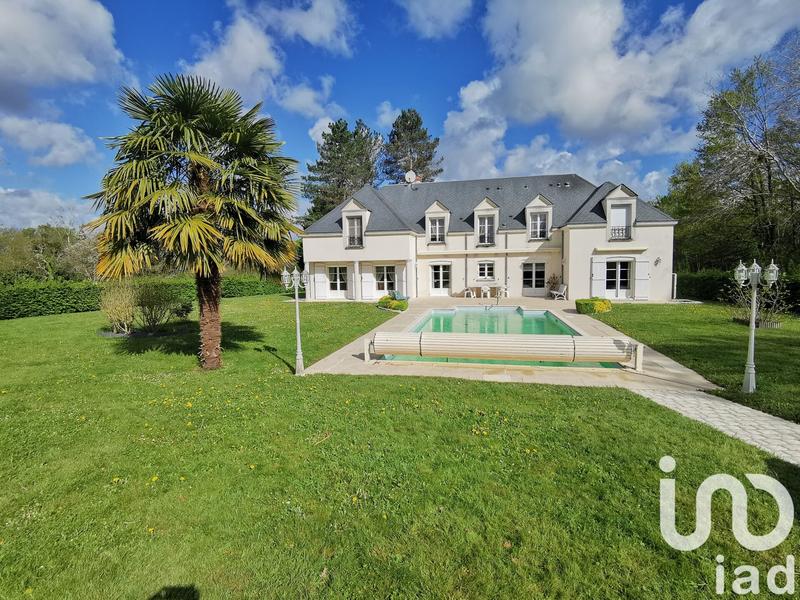 Maison - 242 m² - 8 pièces