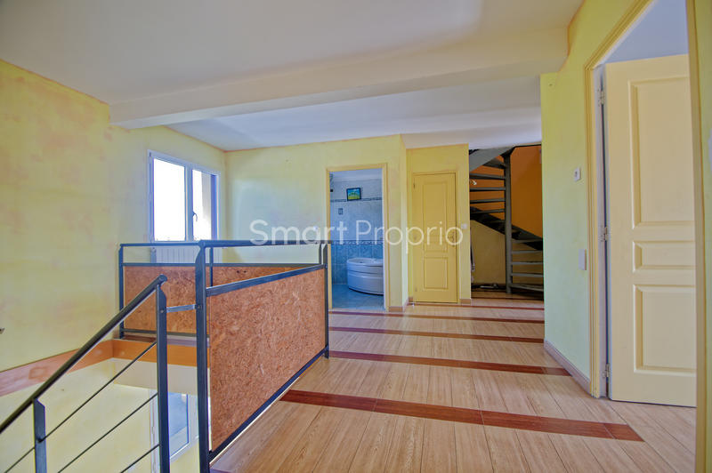 Propriété - 348 m² - 10 pièces