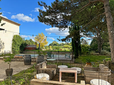 Maison - 260 m² - 8 pièces