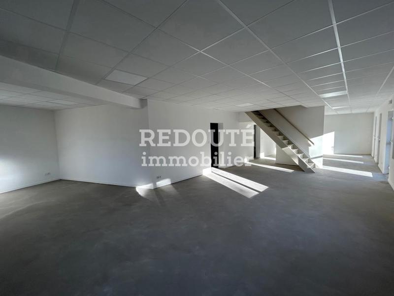 Entrepôt - 1 280 m²