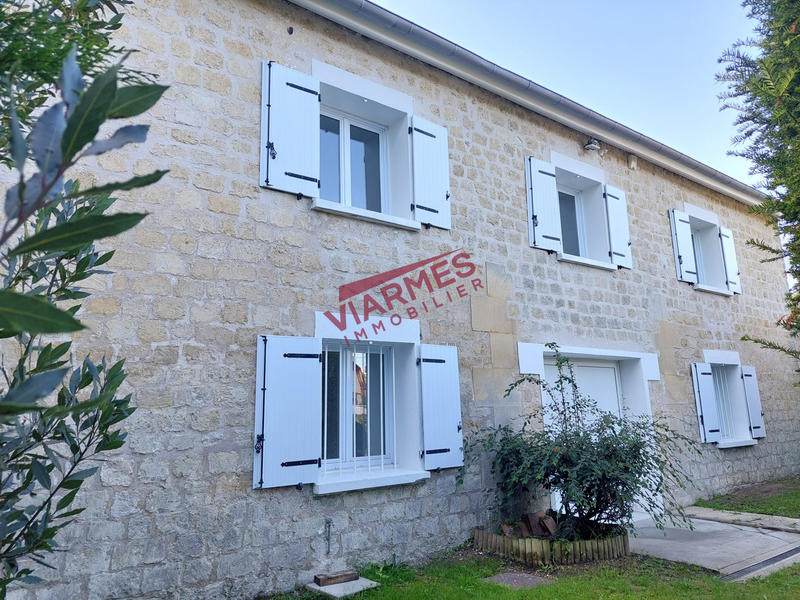 Maison ancienne - 215 m² - 8 pièces